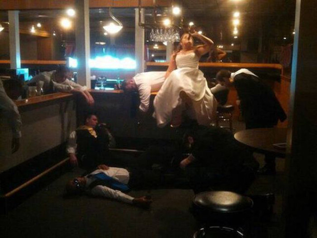 Tưởng thế nào, yếu vậy làm sao mà cưới được tôi.