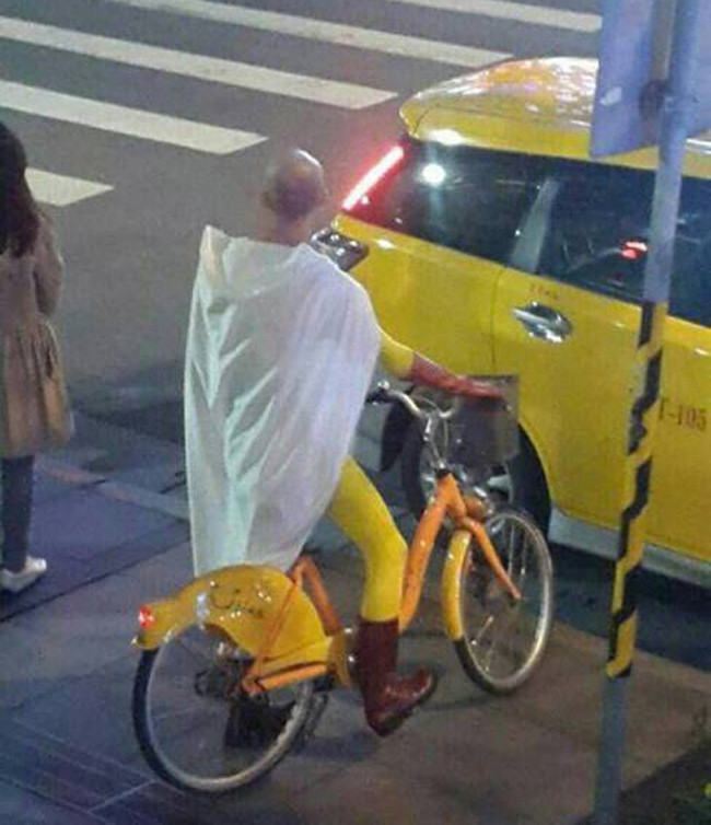 Là "siêu nhân" thì cũng phải tuân thủ an toàn giao thông chứ.