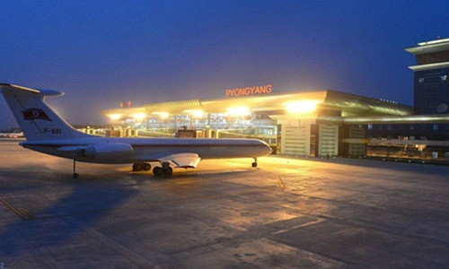 Bên trong sân bay quốc tế Bình Nhưỡng chỉ có máy bay của hai hãng hàng không là Air China và Air Koryo. Ảnh: Straits Times.