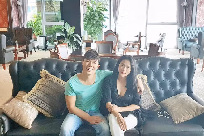 Không gian phòng khách rộng thoáng với nội thất hiện đại. Ảnh: Nld.