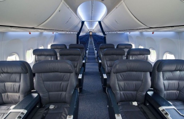 Cabin của Boeing 737-800 có hành lang rộng 3,54m và chiều cao 2,2m. Ảnh: Iccjet.
