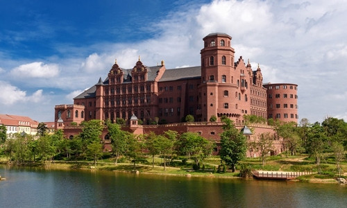 Diem mat nhung 'uu ai' khung Huawei nhan tu chinh phu Trung Quoc