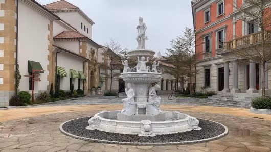 Các báo cáo và hồ sơ công khai hàng năm của Huawei cho thấy họ đã nhận được hàng trăm triệu USD tài trợ. Tập đoàn Huawei được trợ cấp rất nhiều đất để xây dựng cơ sở cũng như nhà ở cho nhân viên. Ảnh: CNBC.