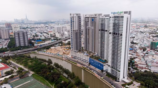 Gia can ho Sai Gon va Ha Noi da tang bao nhieu trong 5 nam qua?