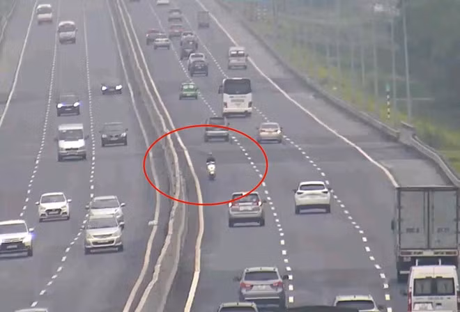 Cao toc Ha Noi - Hai Phong: Hoang hon thanh nien phong xe may nguoc chieu