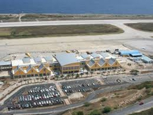 Sân bay có đường băng thương mại dài thứ ba trong khu vực Caribbean sau Sân bay Rafael Hernández ở Puerto Rico và Sân bay quốc tế Pointe-à-Pitreở Guadeloupe. Ảnh: Seal &amp; Go.