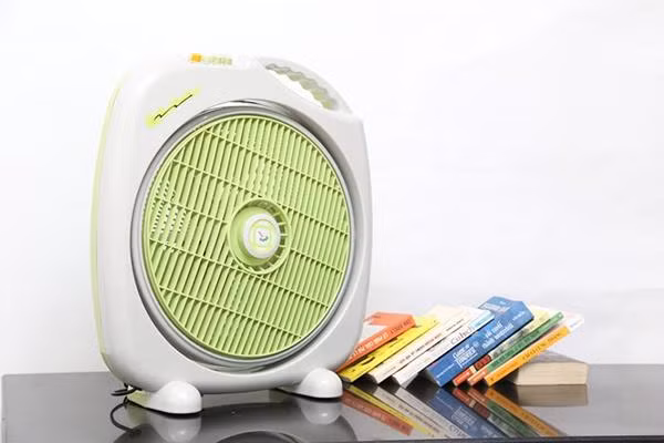 Đặt quạt chạy ở chế độ vừa phải, cánh quạt càng quay nhanh bạn càng phải trả nhiều tiền điện.