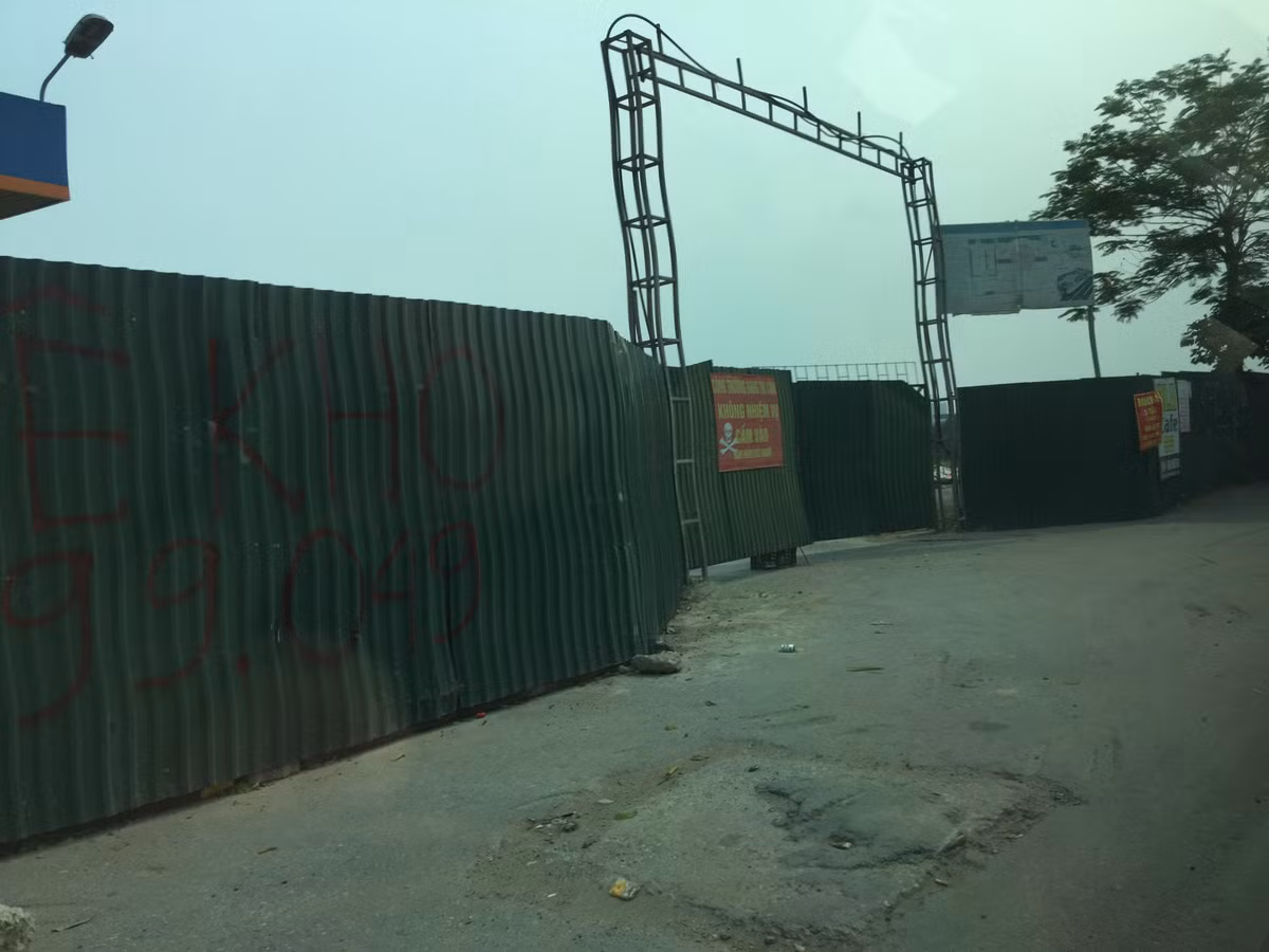 Thau tom dat du an ben xe Yen So roi de co moc hoang