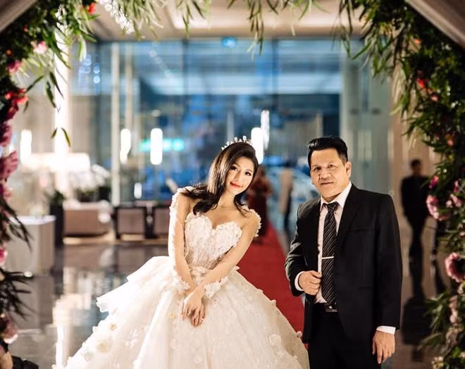 Đầu năm 2019, Vân Navy chính thức lên xe hoa cùng bạn trai doanh nhân. Hôn lễ được tổ chức tại một khách sạn 5 sao ở Hà Nội với sự tham dự của nhiều nghệ sĩ và bạn bè.