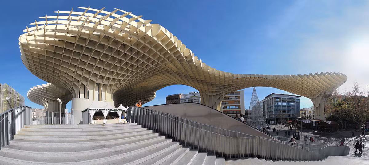 Metropol Parasol là một công trình bằng gỗ tọa lạc tại Quảng trường La Encarnación (thành phố Sevilla, Tây Ban Nha). Công trình gồm 6 cây dù che nắng dưới dạng những cây nấm khổng lồ.