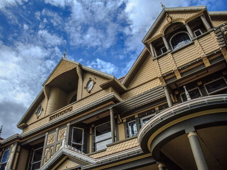 Dinh thự đã mở cửa cho du khách vào thăm kể từ năm 1923. .