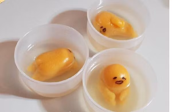 Hi hung lam mon banh tren mang, san pham khien co nang “nga ngua”