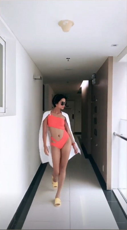 Không chỉ nghiện dép hiệu tổ ong 10 nghìn, Hoa hậu người Ê-Đê HHen Niê còn vô tư dùng đồ ở chợ Bến Thành-7