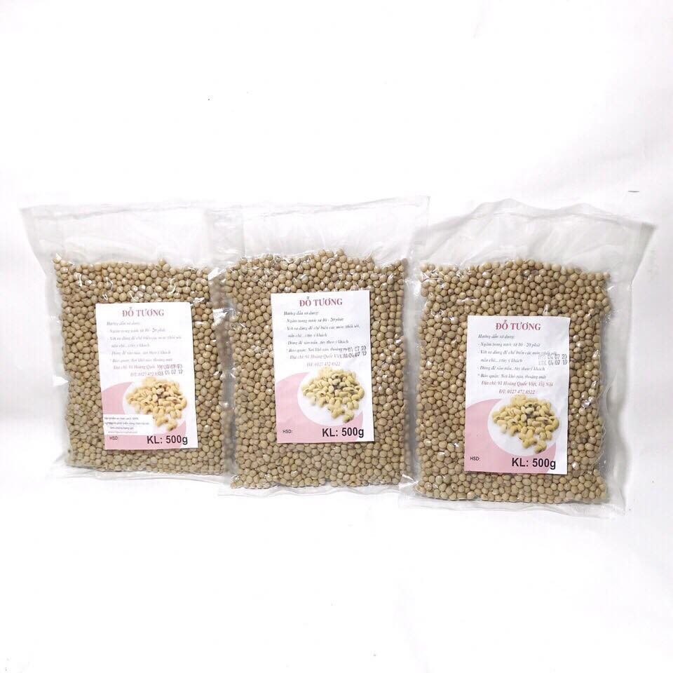 Một túi đậu nành Mỹ 500 gram chỉ có giá 10.000 đồng, trong khi đậu nành Việt Nam cùng trọng lượng giá 20.000 đồng. Ảnh: Postmart.