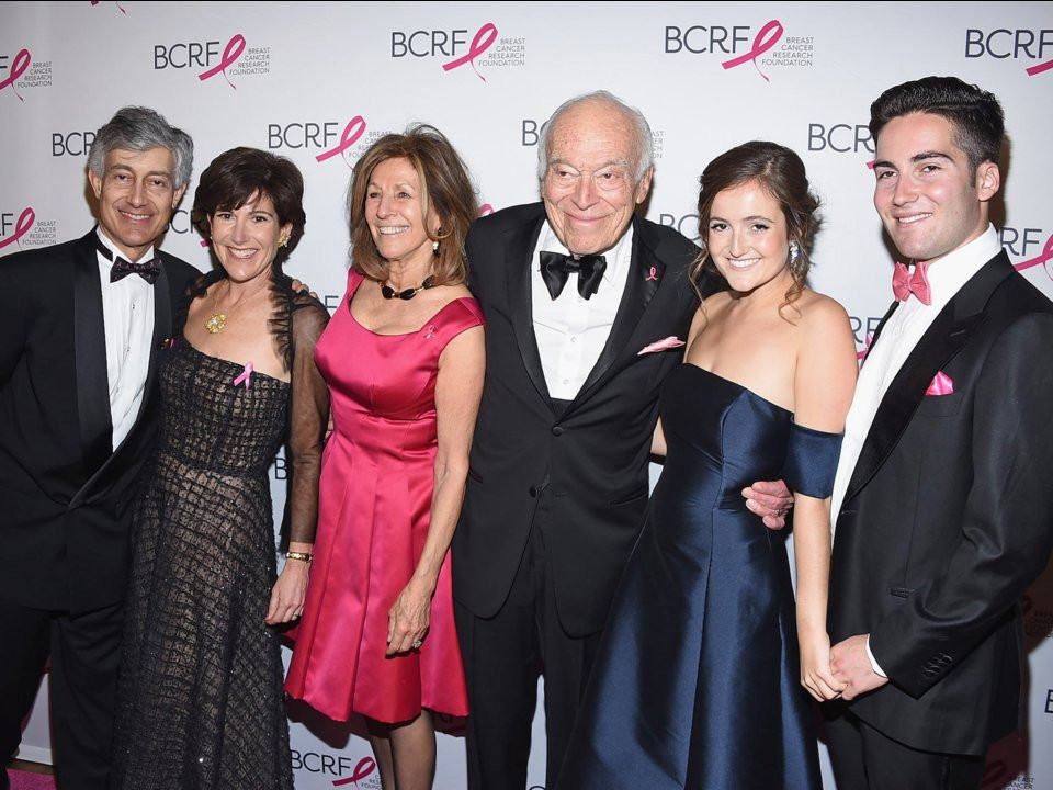 Vị trí thứ 9 thuộc về gia tộc Lauder với 22,4 tỷ USD.