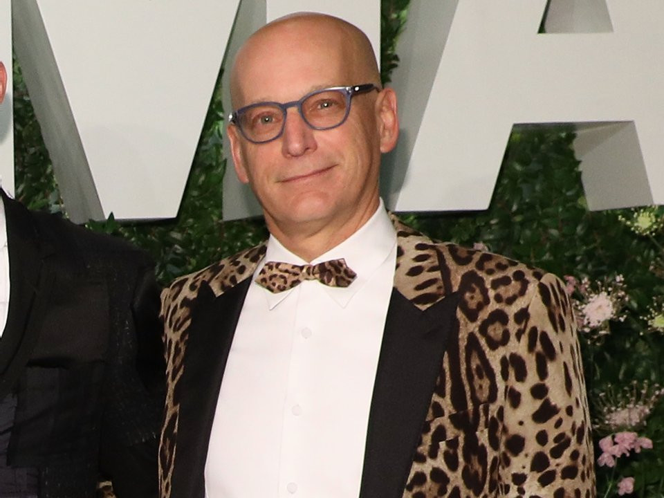 Gia đình Stryker xây dựng khối tài sản trị giá 11,1 tỷ USD của mình với Stryker Corp, một công ty thiết bị y tế được thành lập bởi Homer Stryker.