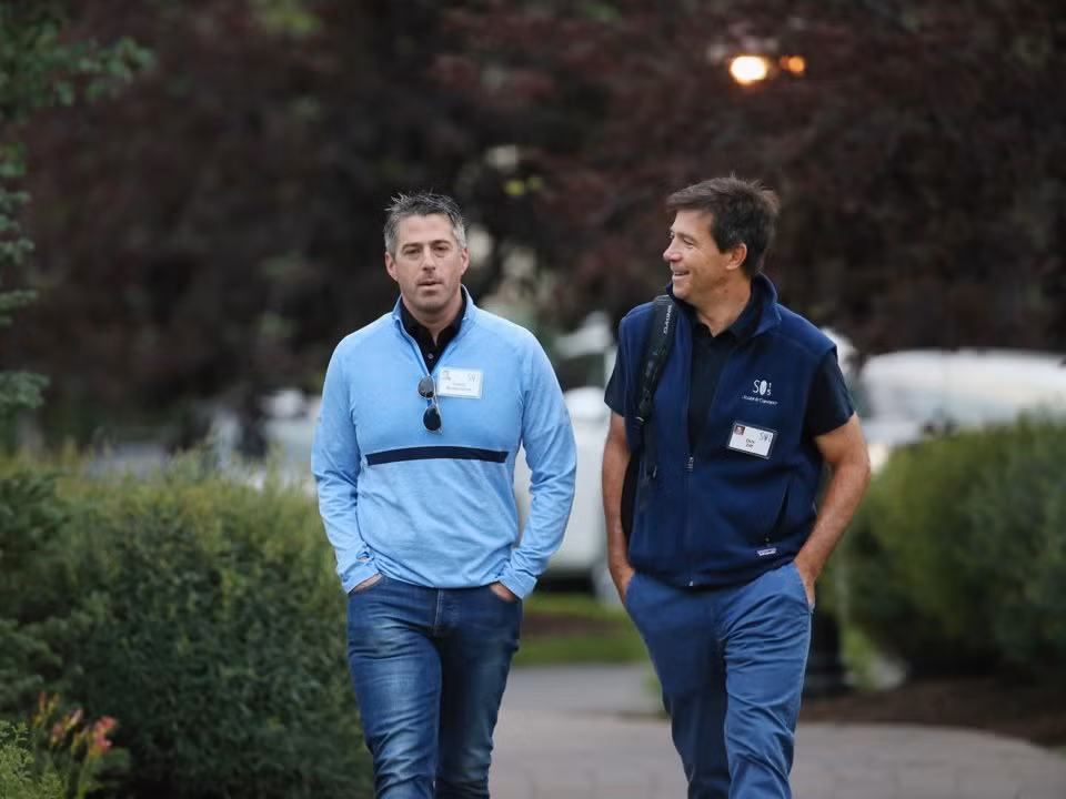 Gia đình Ziffs (14.4 tỷ USD) khởi nghiệp với nhà xuất bản tạp chí Ziff Davis Inc. Năm 1994, William Ziff Jr. đã bán nhà xuất bản tạp chí với giá 1,4 tỷ USD.