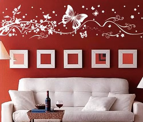 Sắc màu đỏ thắm mang đến cảm giác ấm áp trong năm mới.