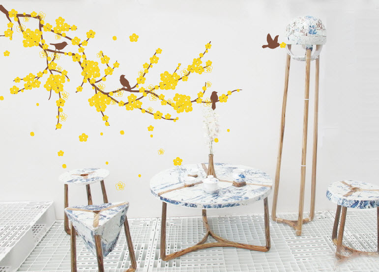 Họa tiết mai vàng góp phần tô điểm cho không gian nhà thêm tươi mới ngày đầu năm.