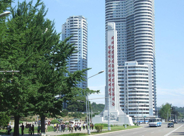 Tòa nhà 70 tầng này chứa khoảng 3.500 căn hộ phục vụ nhu cầu nhà ở của người dân. Ảnh: Nknews.