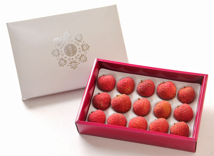 Được can thiệp kỹ thuật công nghệ cao nên phần hạt của quả vải không phát triển. Ảnh: Colocal.