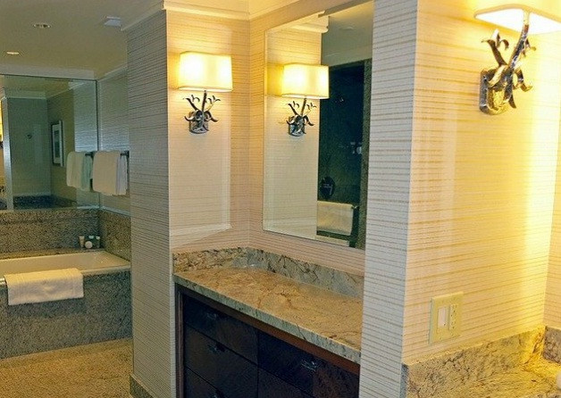 Phòng tắm hiện đại.