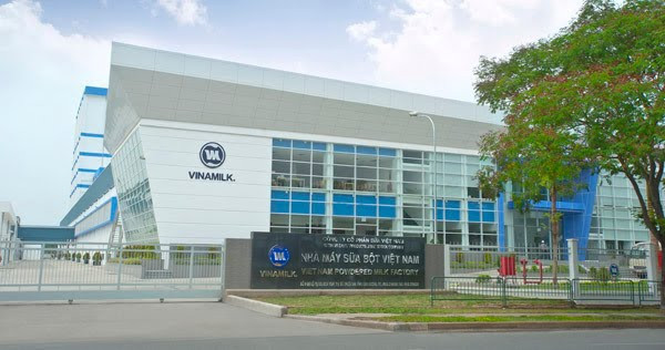 Lũy kế 6 tháng đầu năm, Vinamilk đạt doanh thu 27.788 tỷ đồng, tăng gần 2.000 tỷ đồng so với cùng kỳ năm ngoái tương ứng mức tăng 7,61%. Lợi nhuận sau thuế trong quý II là hơn 2.900 tỷ đồng, tăng 8,4% so với cùng kỳ nâng lũy kế 6 tháng lên 5.701 tỷ đồng.