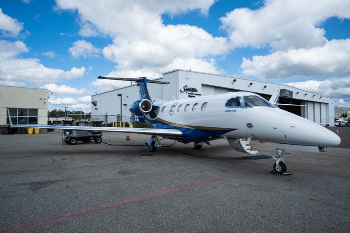 Kể từ khi ra mắt vào năm 2009, Embraer Phenom 300 là một trong những máy bay phản lực tư nhân bán chạy nhất trên thế giới, với hơn 500 chiếc được giao.