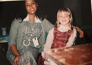 Shana tin rằng Michael đã quên mất việc những đứa trẻ có cha mẹ và một vài người trong số họ có động cơ không tốt.