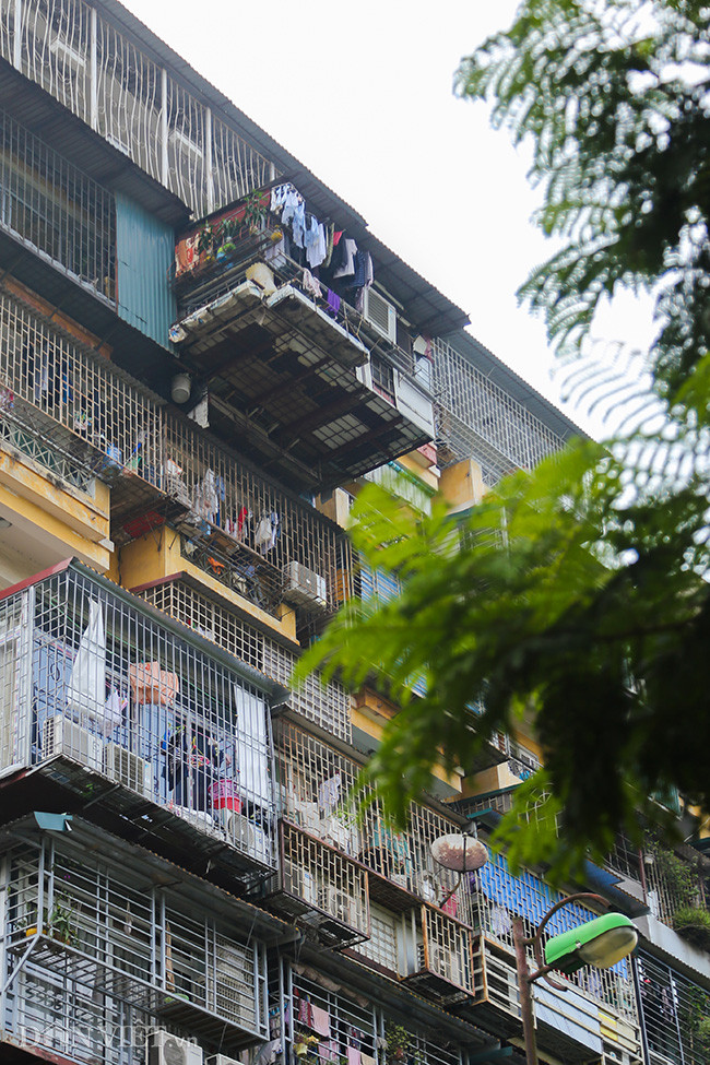 Phần không gian mở rộng thêm từ "chuồng cọp" thường được các cư dân sử dụng như một ban công để phục vụ cho việc phơi phóng, trồng cây...