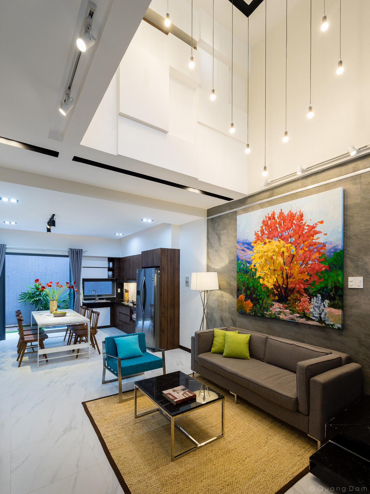 Thiết kế nhà lệch tầng tạo cảm giác thông thoáng và rộng rãi.