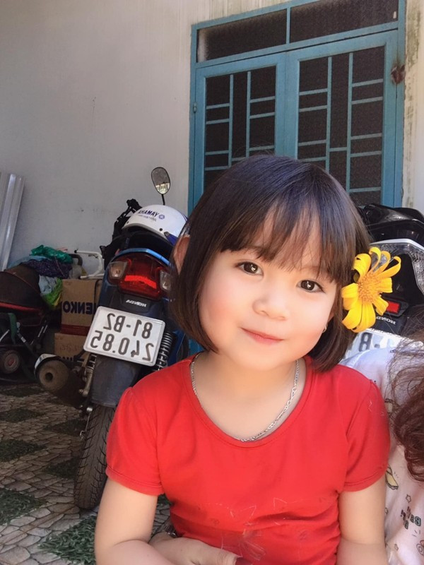 Cô bé xinh xắn và nụ cười đáng yêu gây sốt mạng Co be xinh xan va nu cuoi dang yeu gay sot mang