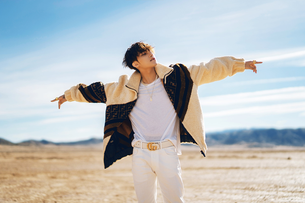 Ngay khi vừa ra mắt, MV "Hãy trao cho anh" của Sơn Tùng M-TP đã tạo ra cơn sốt với những con số về lượt view lập kỷ lục chỉ trong thời gian ngắn.