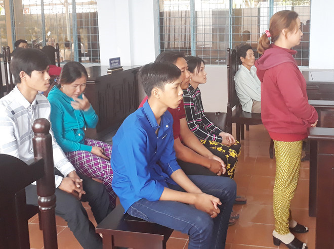 Nguoi phu nu danh ghen tan bao o Ca Mau linh tu treo