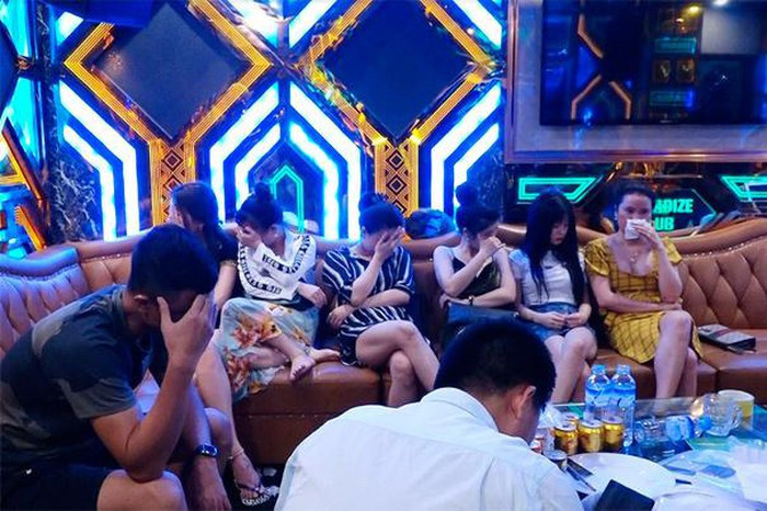 Cong an Quang Binh dot kich duong day gai goi, bay lac quy mo lon