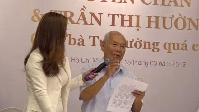 Chong, con trai doanh nhan Tu Huong 
