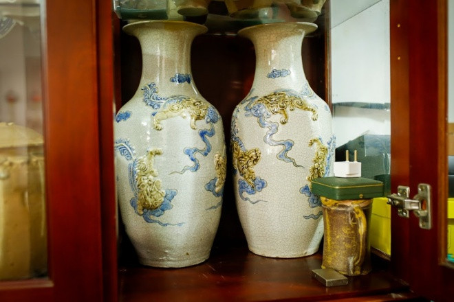 Đôi lục bình mang nét tinh hoa của gốm sứ Bát Tràng.