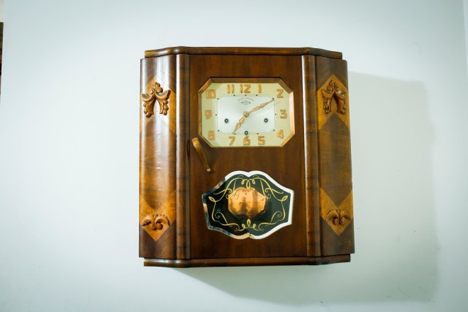 Nhưng chiếc đồng hồ này được NSƯT Trần Lực đem về từ nước ngoài và mỗi chiếc lại có mang một âm thanh khác nhau.