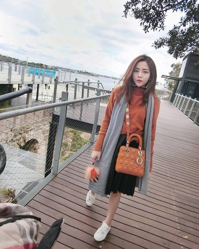 Không chỉ sở hữu bộ sưu tập hàng hiệu thuộc các thương hiệu hàng đầu thế giới như Dior, Chanel, Louis Vuitton... Ông Thoại Liên còn đi du lịch nhiều nơi trên thế giới. Ảnh: Zing.