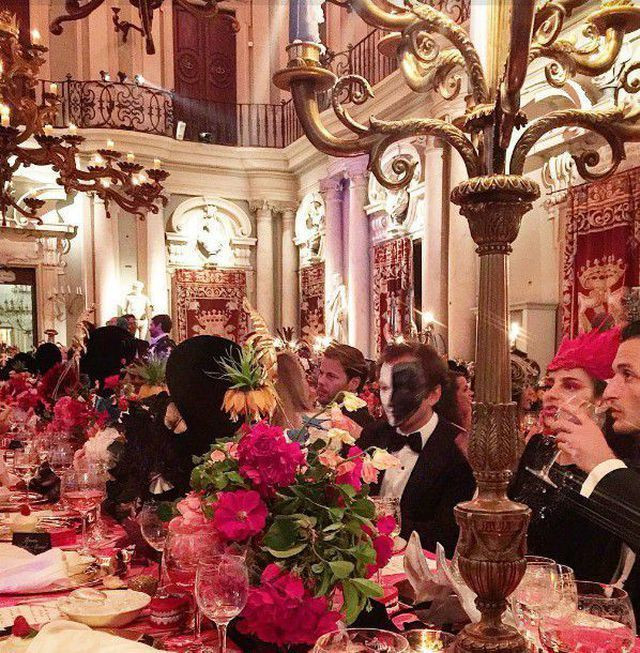 Những bữa tiệc sang trọng đẳng cấp Hoàng gia.