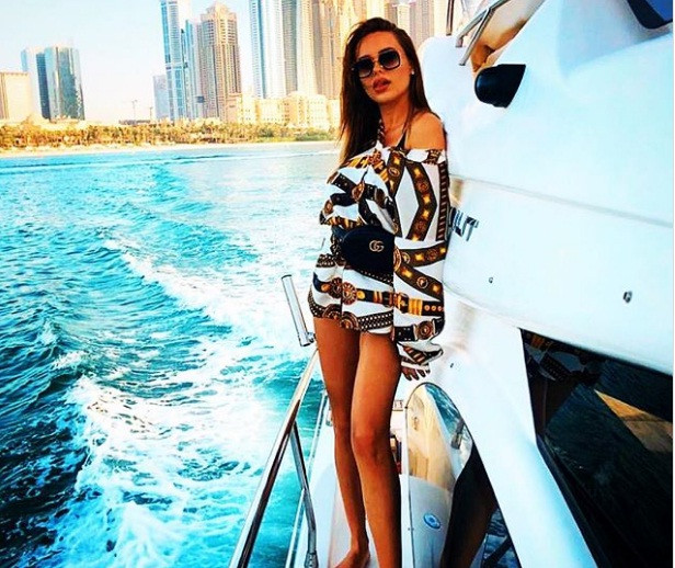 Mùa hè cũng là dịp để hội con nhà giàu trên khắp thế giới tranh thủ “ngốn tiền” để đo độ chịu chơi, khoe cuộc sống sang giàu hết nấc.