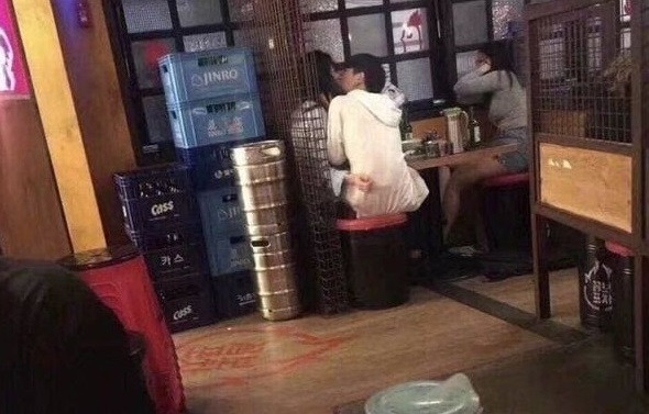 Ban gai vua di ve sinh, thanh nien 'vat' luon ban than ra khoa moi