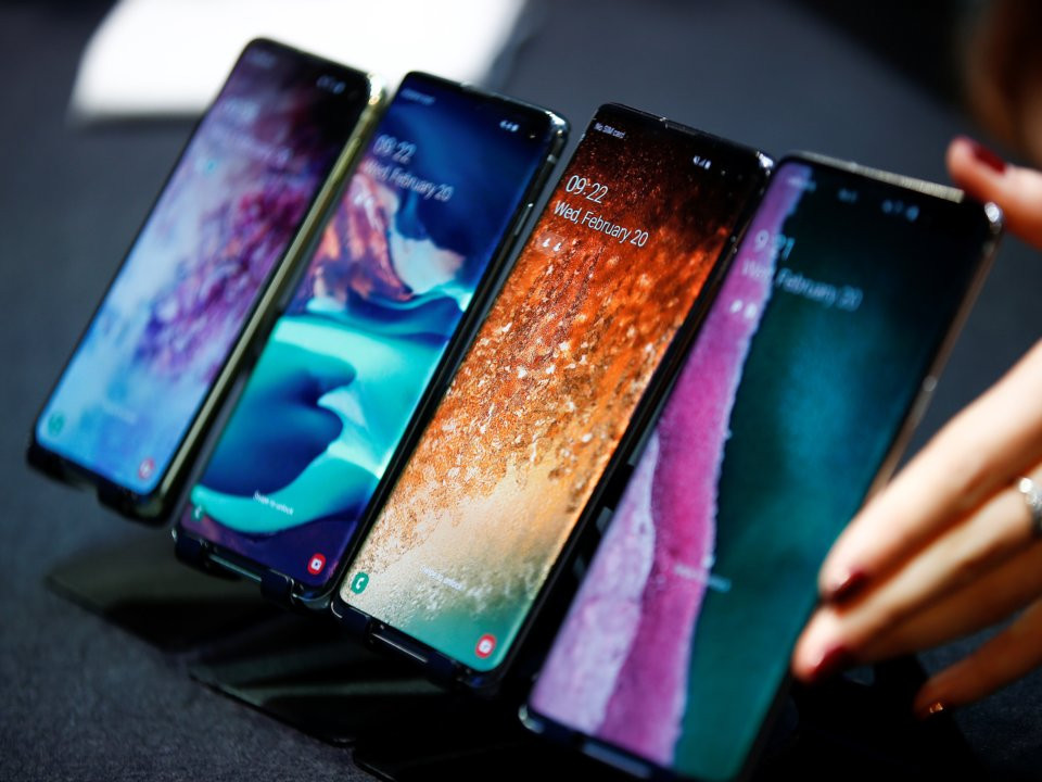 Voi 3 muc gia, 3 phien ban Samsung Galaxy S10 khac biet the nao?
