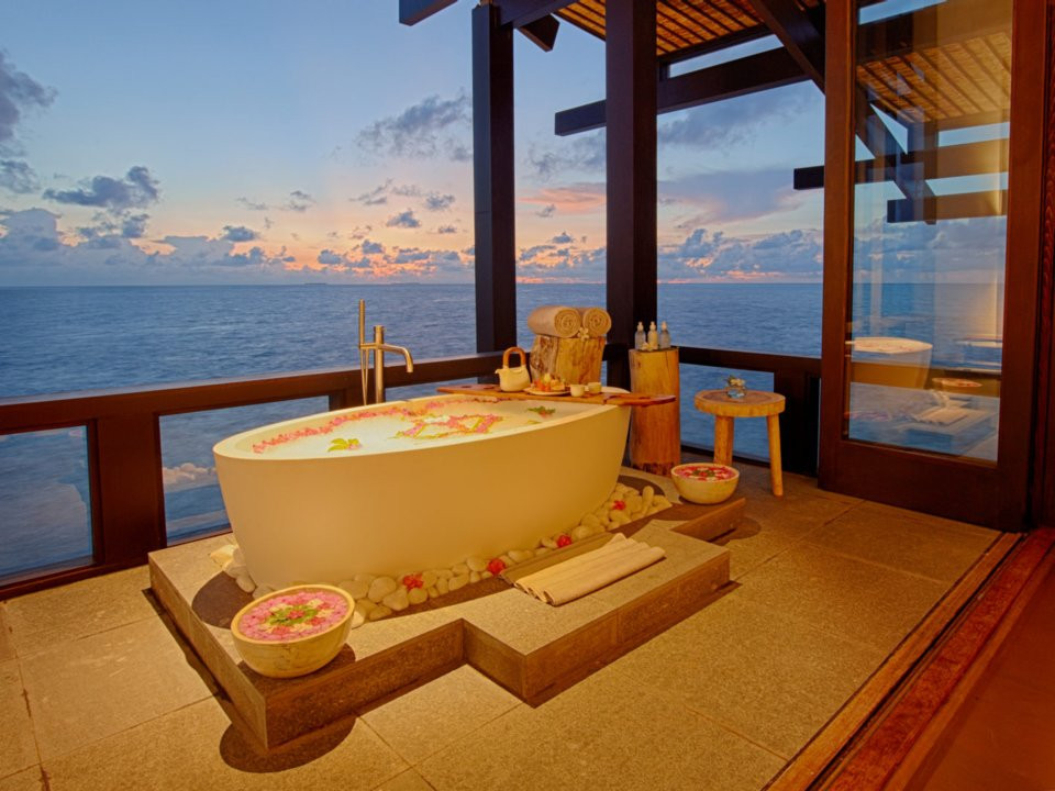 Kudadoo cũng là nơi đầu tiên ở Maldives có buồng muối Himalaya. Muối Himalaya được cho là có khả năng làm sạch xoang mũi và dịu cơ bắp.