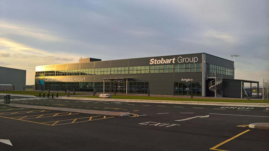 Nằm gần công viên quốc gia Lake District, sân bay Carlisle Lake District (Anh) sẽ mở cửa vào mùa hè 2019 với các chuyến bay đến một số điểm trung tâm của nước Anh như London, Belfast và Dublin (Ireland). Ảnh: CNN.