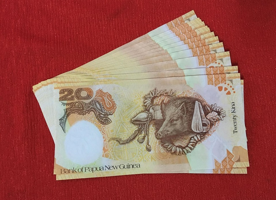 Tiền hình heo mệnh giá 20 kira của Papua New Guinea được rao bán với giá 50.000 đồng/tờ. Ảnh: Facebook.