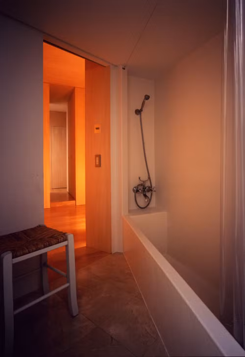 Không gian phòng tắm hiện đại. Nguồn ảnh: Designboom.