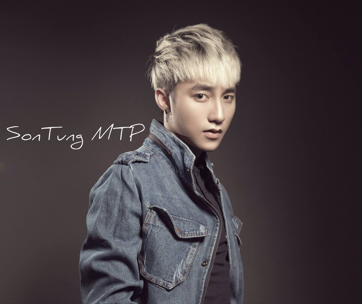 “Sơn Tùng M-TP đang phát triển sang thị trường quốc tế”, World Music Awards đề cập. Có lẽ, đội ngũ của ca sĩ Sơn Tùng M-TP sẽ tiếp tục kích hoạt những kỉ lục mới để vận hành cỗ máy kinh doanh. Khi đó, những bài hát chỉ là một phần rất nhỏ, thậm chí không đáng kể..