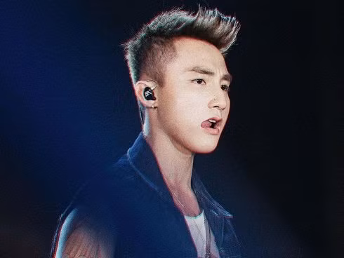 Đầu tư một MV tốn kém như vậy, Sơn Tùng M-TP duy trì một hình ảnh ca sĩ trẻ có lượng fan hàng đầu tại Việt Nam. Ngoài việc duy trì hình ảnh để kiếm tiền từ các show diễn lớn nhỏ với cát-sê vài trăm triệu đồng/show trong nước, thì “thỏi nam châm” đặc biệt này còn “hái ra tiền” bởi những MV với lượt view lên tới hàng chục triệu, trăm triệu lượt xem.