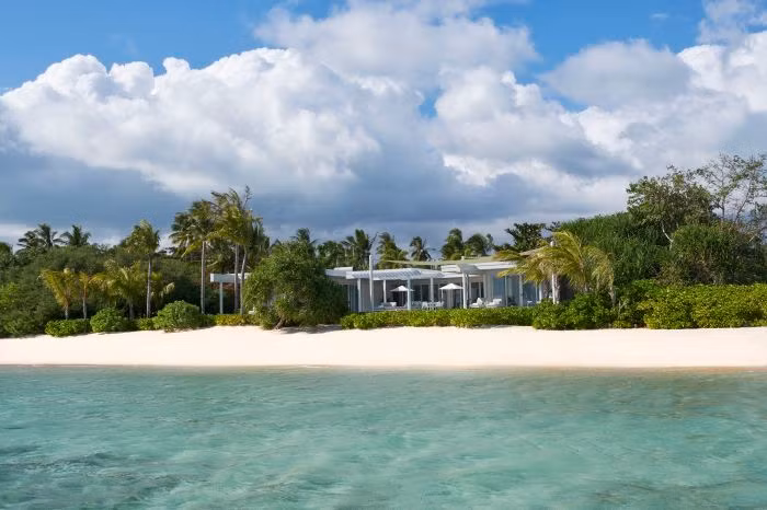 Theo CNBC, Banwa Private Island, một khu nghỉ dưỡng mới ở Philippines, có giá 100.000 USD/đêm được xem là resort đảo đắt nhất thế giới.